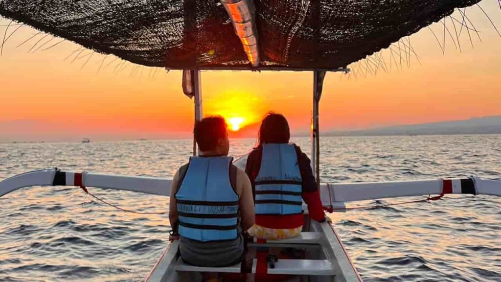 Lovina dolphin sunrise tour